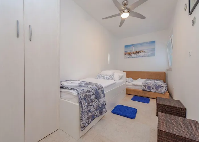 After アパート *